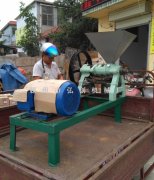 南京六合区顾客订购的60型预榨挤扁机已发出