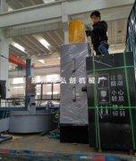 广西梧州岑溪顾客订购的新型液压榨油机已发出